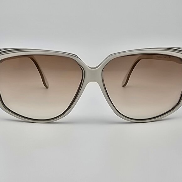 Anne Klein 3000 680 White Frame Light Brown Gradient Lens Sunglasses w Case Itay main image 16